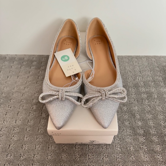 A New Day Silver Flats with Bow - Picture 1 of 7